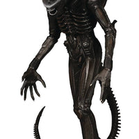 ONE-12 COLLECTIVE ALIEN DLX EDITION ACTION FIGURE